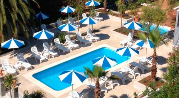 Piscina de fibra Compacta