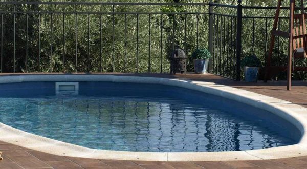 Piscina de poliéster y fibra Bali