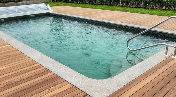 Piscina prefabricada de poliéster Cíes
